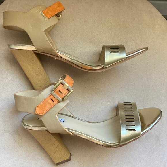 Wooden heel sandals - Picture 4 of 11